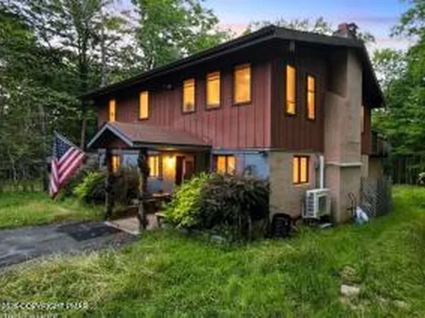 65 Livingston Ln, Gouldsboro, PA 18424