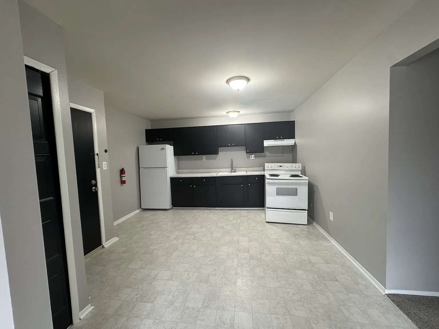 413 Saint John Street-Wyandotte - 4 — Photo 2