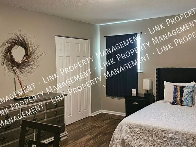 2433 Meade Cir — Photo 7