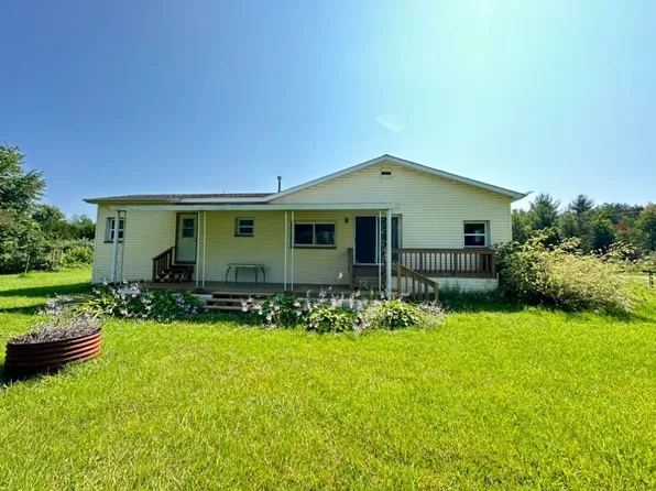 5202 Middle Rd, Hope, MI 48628