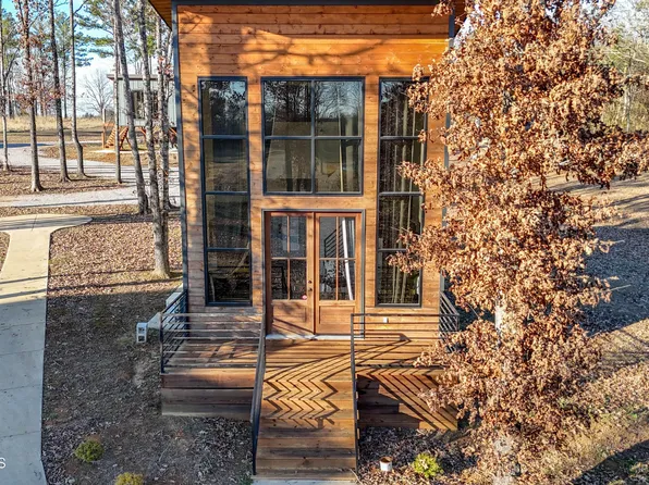 950 Adams Ln, Starkville, MS 39759