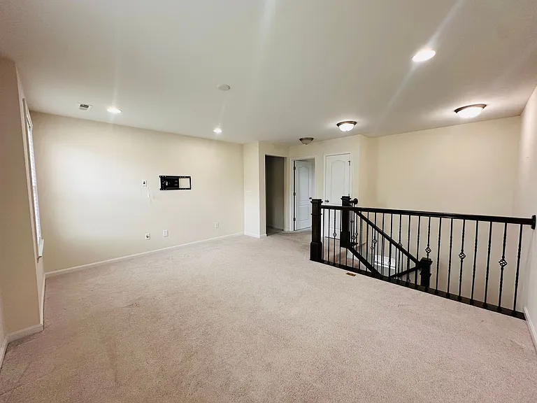 1034 Autumn Crest Ln — Photo 14