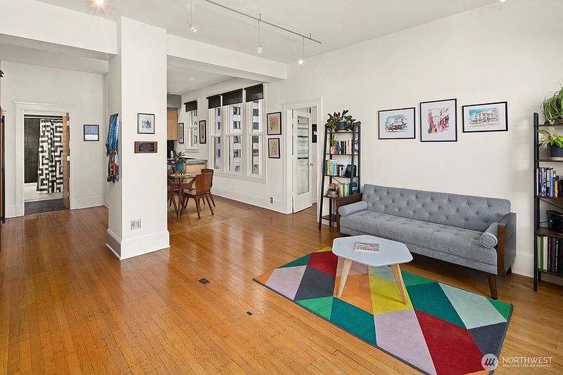 4th image of 1519 3rd Avenue #504