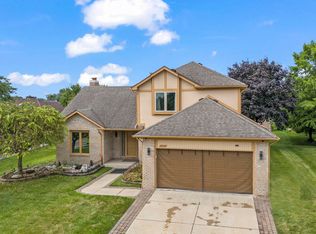 52478 Fawn Dr, Macomb, MI 48042