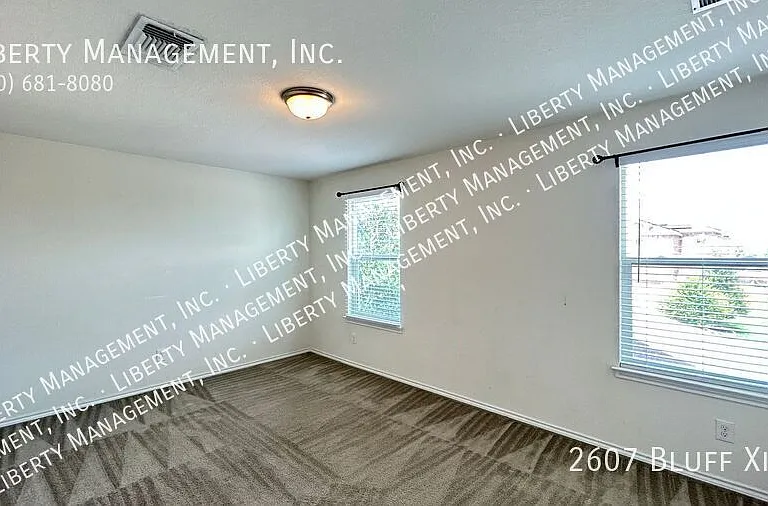 2607 Bluff Xing — Photo 25