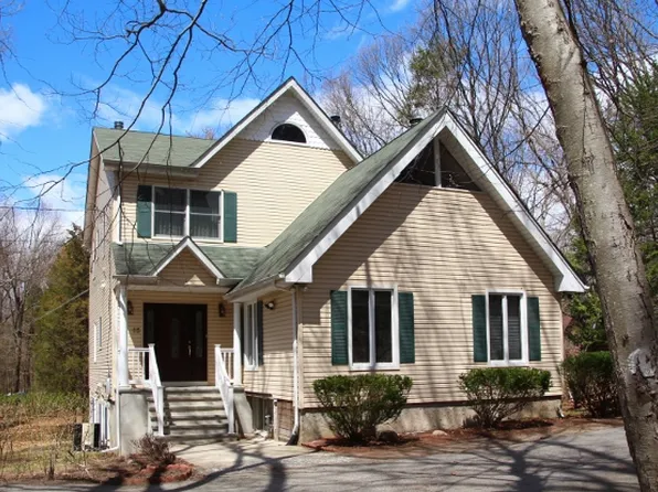 15 Lily Rd, Wanaque, NJ 07465