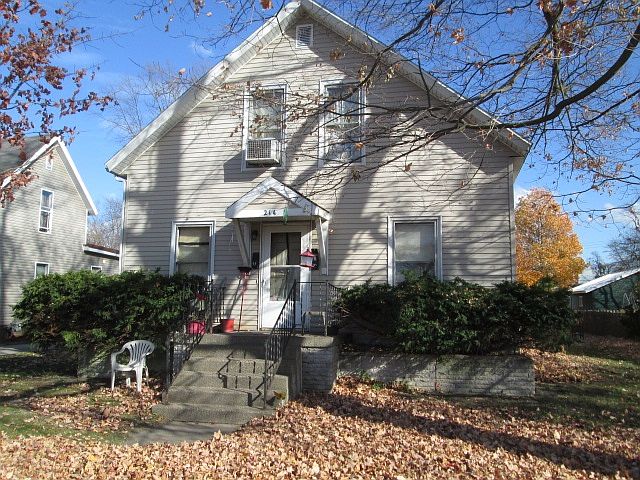2nd image of 214 S 8th St