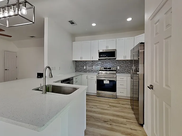 807 Fenet St #B — Photo 5