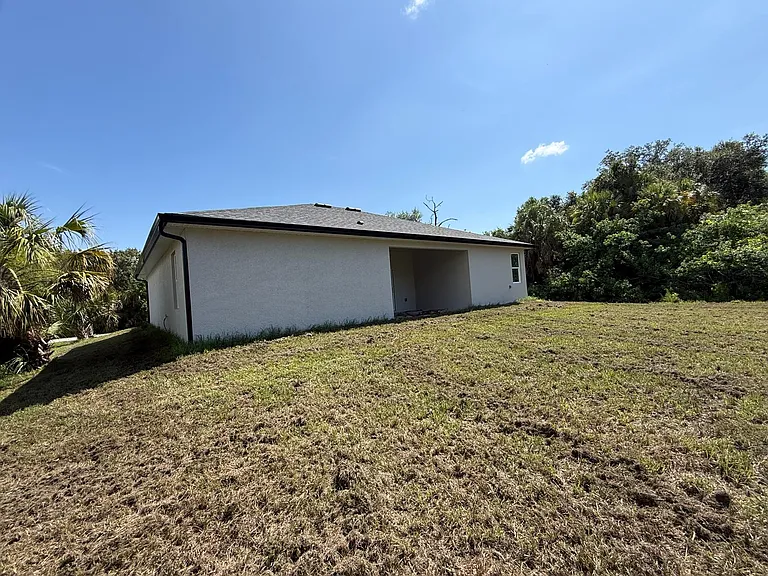 5219 Sylvania Ave — Photo 4