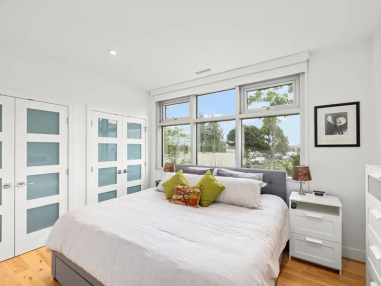 916 Lyall St #107 — Photo 10