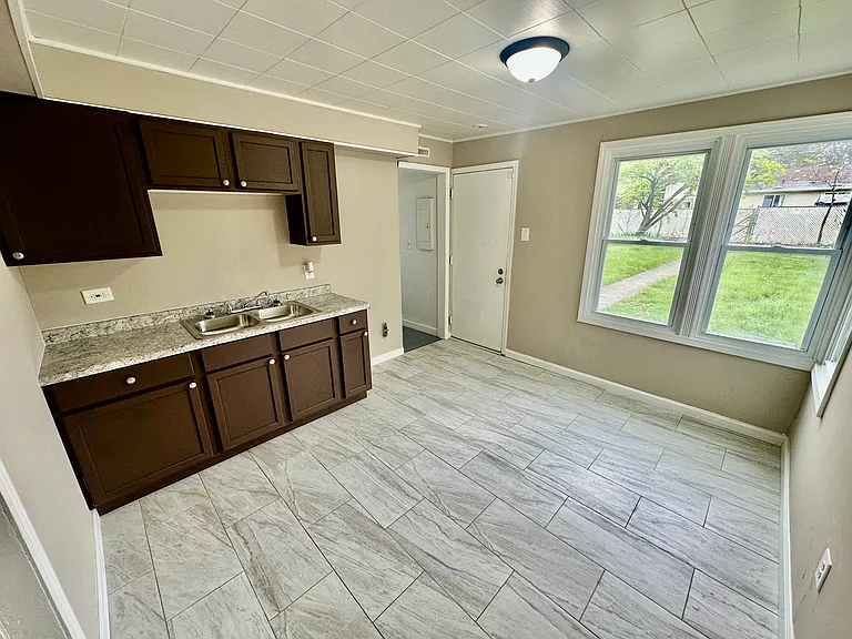 5775 Connecticut St — Photo 3