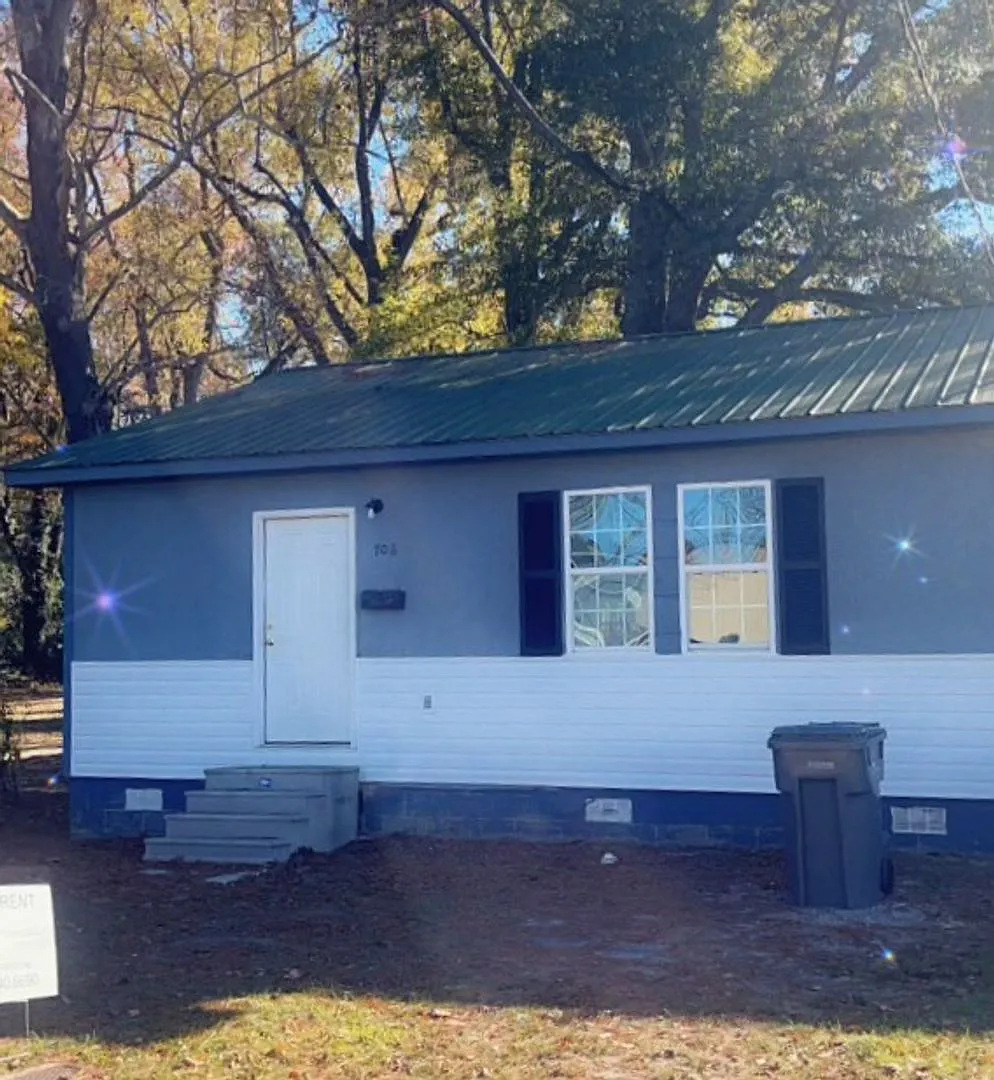 706 Wren Street — Photo 1