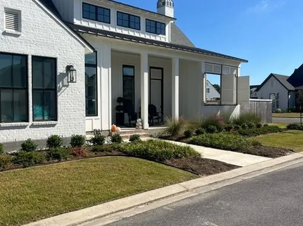 300 Harvest Creek Ln, Lafayette, LA 70508