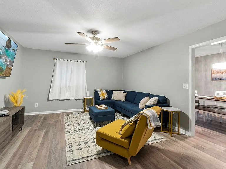 1207 Timbers Ln — Photo 26