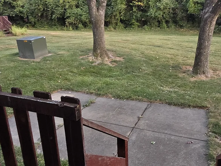 Hiddencrest Ln — Photo 8