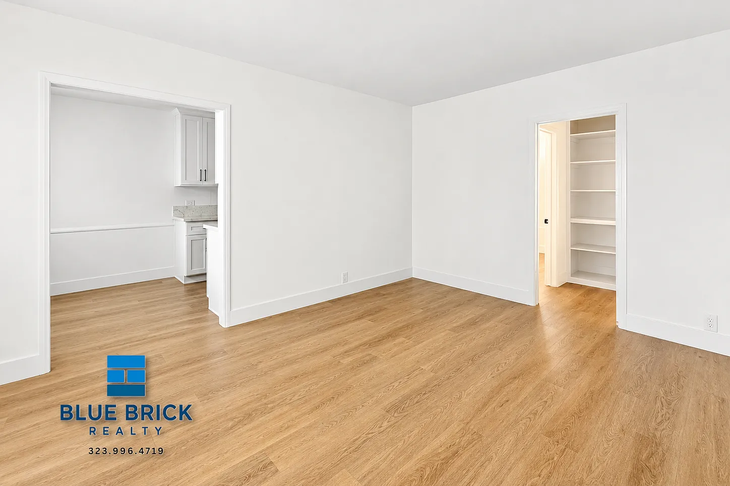 Charming 1-Bedroom with Central A/C, Garage Parking & Hardwood Floors — Photo 2