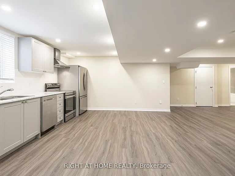40 Sabbe Cres #BASEMENT — Photo 7