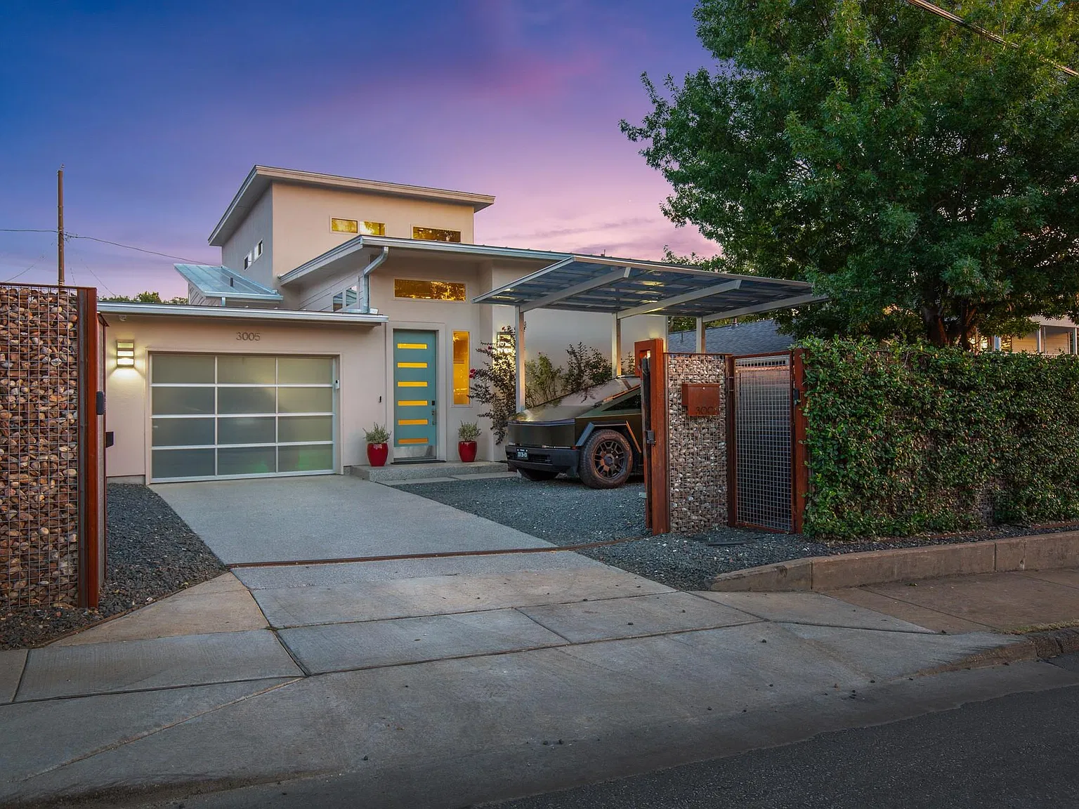 3 bed, 2.5 bath, 2390 sqft, $4,800 — Photo 1