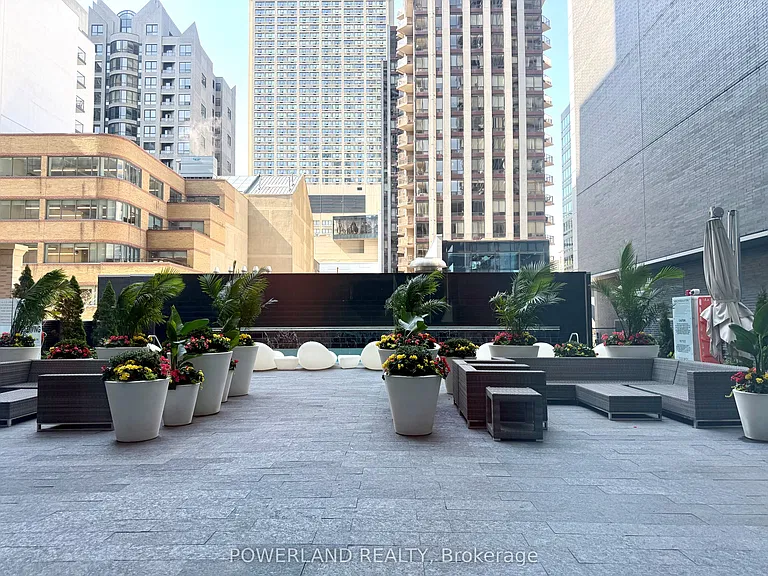 42 Charles St E #LPH4705 — Photo 23
