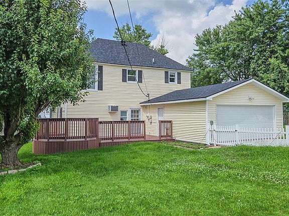 2nd image of 1302 E Pierce St