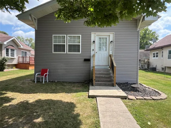 208 Henry St, Gillespie, IL 62033