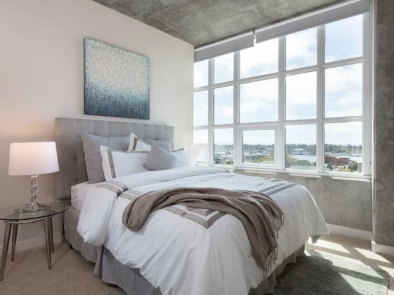 Aqua Via Apartments — Photo 22