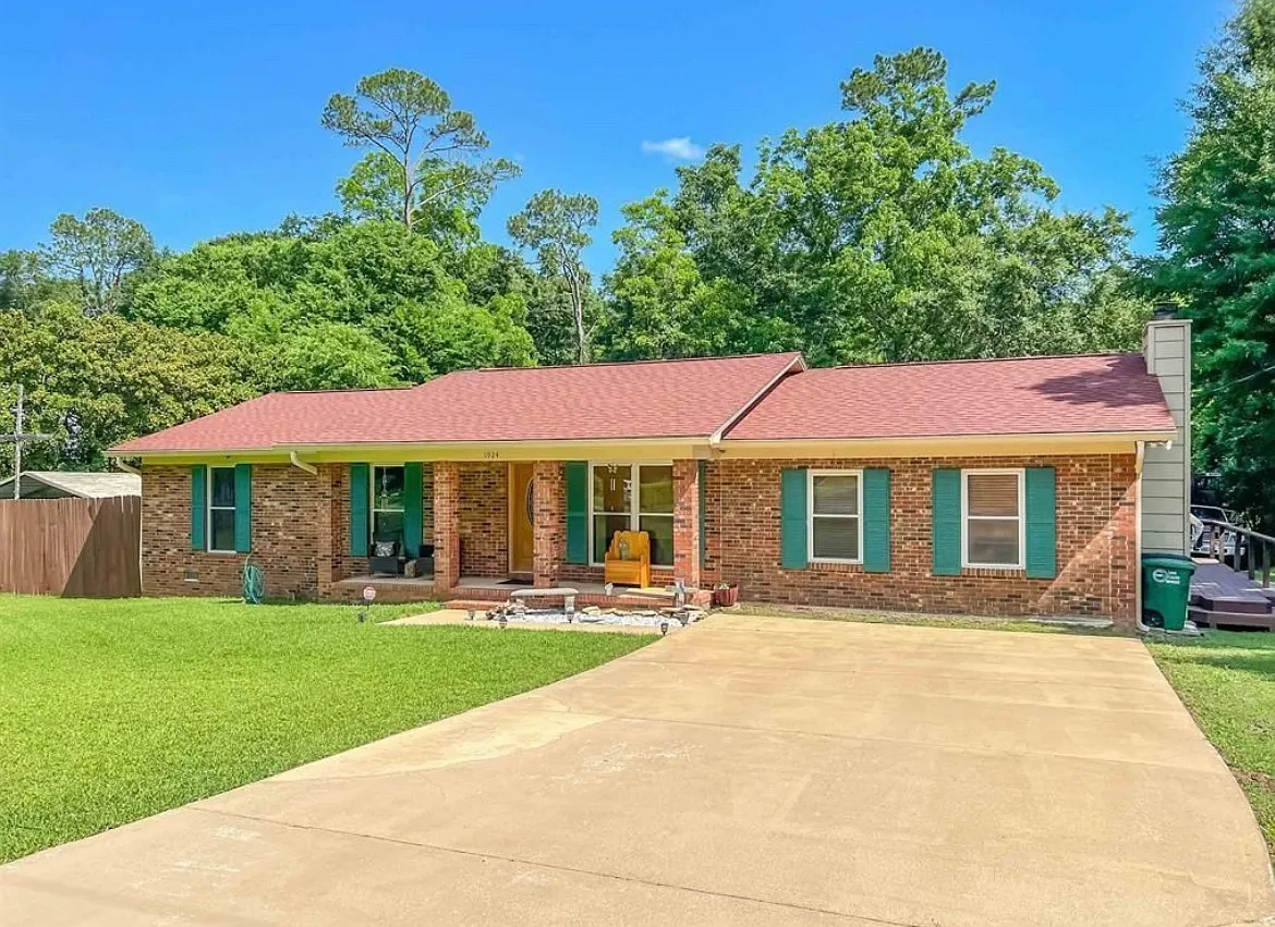3 bed, 1792 sqft, $1,800 — Photo 1