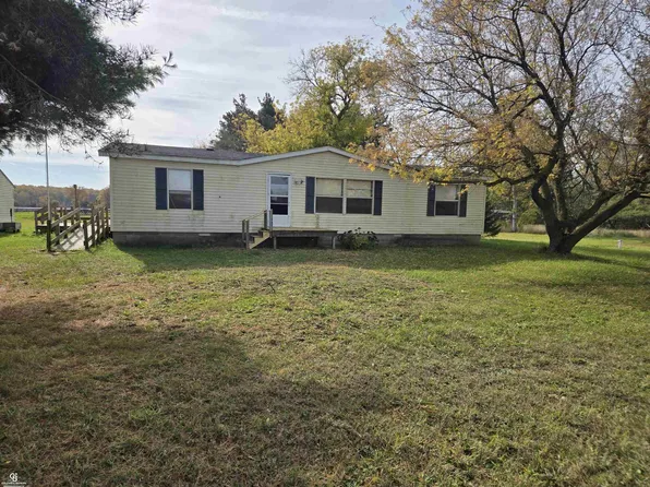 7723 Yale Rd, Greenwood, MI 48006
