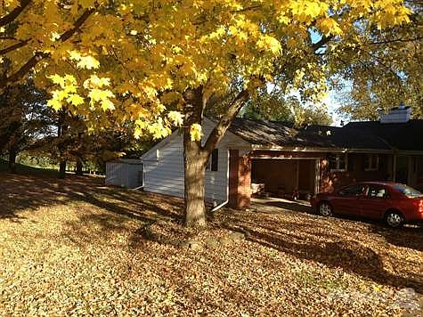 Front View Garage and Drive