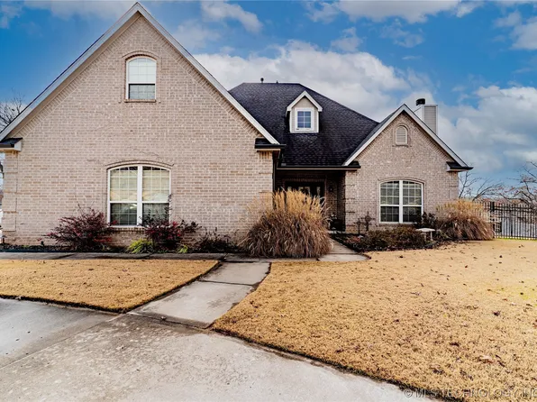 700 W 10th Ave, Bristow, OK 74010