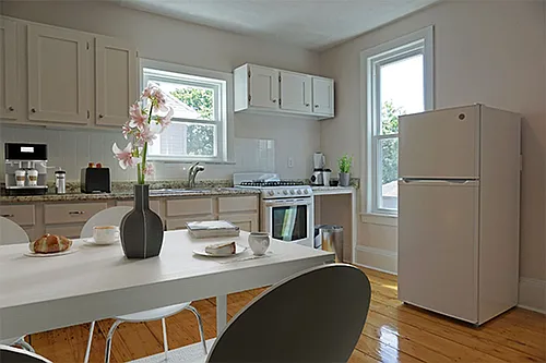 145 Brown St #2R Photo 1