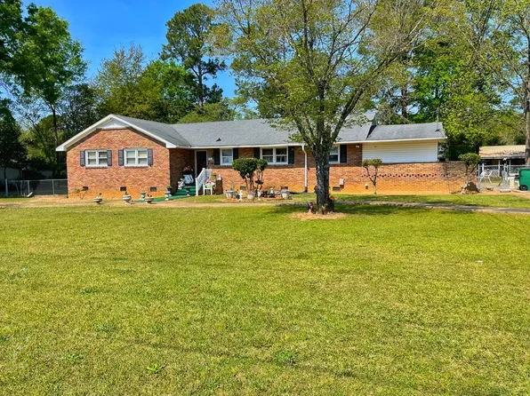 326 S Lee St, Bishopville, SC 29010