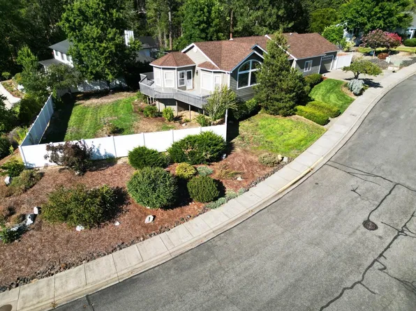 212 Wagon Wheel Dr, Grants Pass, OR 97527