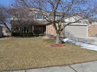 47561 Nola Dr, Macomb, MI