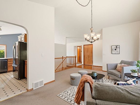 4th image of 4405 S Parkside Ct