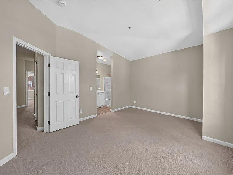 385 Race St — Photo 12