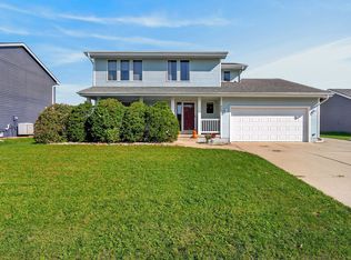 403 Deer Ridge Dr NW, Bondurant, IA 50035