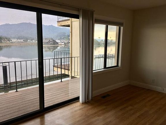 4th image of 557 S Eliseo Dr #1