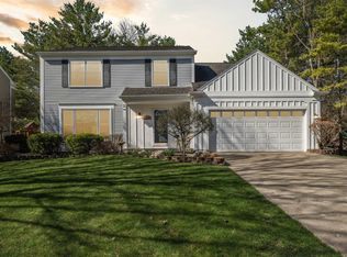2672 Orbit Dr, Lake Orion, MI