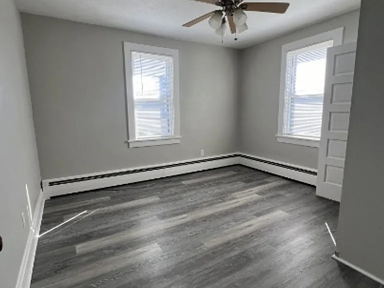 438 Harvey Ave — Photo 12
