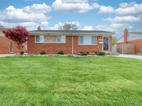 30081 Balmoral St, Garden City, MI 48135