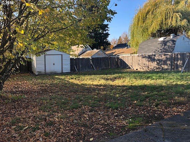 2nd image of 9005 N Drummond Ave