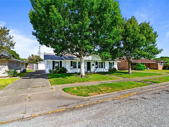3rd image of 726 Meadowbrook Dr