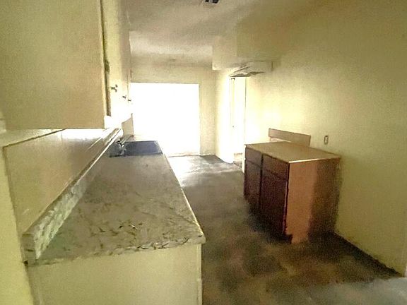 4th image of 2905 Lee St