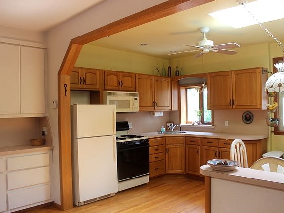 2nd image of 44 Dixon Ave
