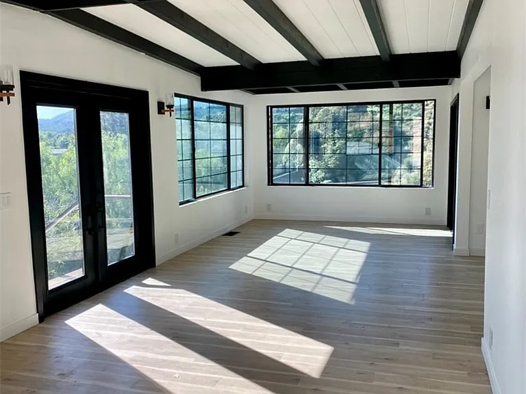 9552 Ventura Way — Photo 3