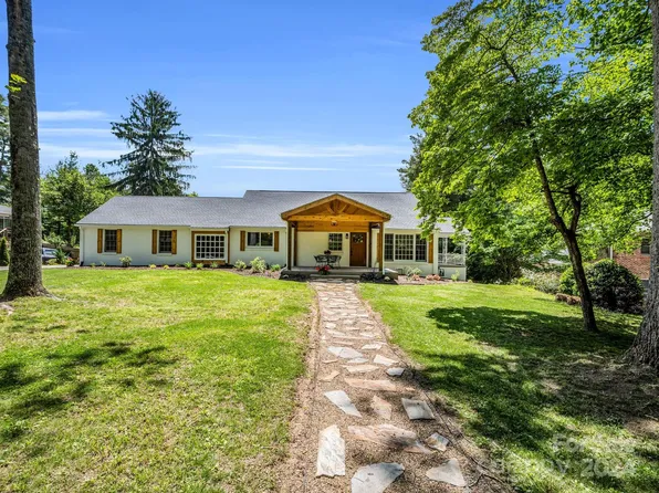 28 Ridgefield Pl W, Asheville, NC 28803