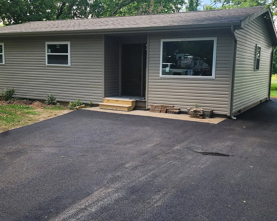 131 E Chrysler St
