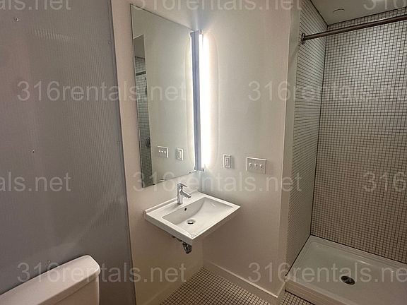 4th image of 430 S Commerce St APT X