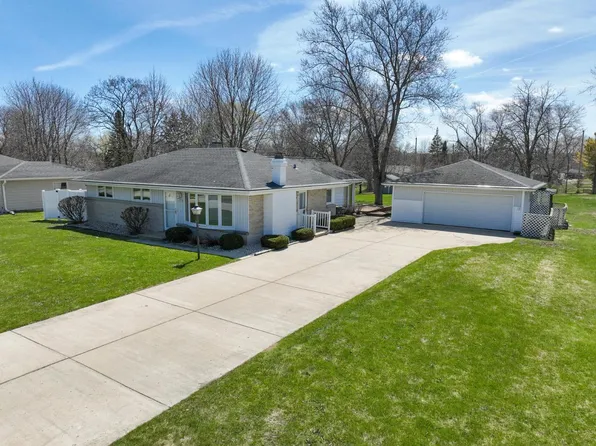 4107 West Mary Ann DRIVE, Franklin, WI 53132